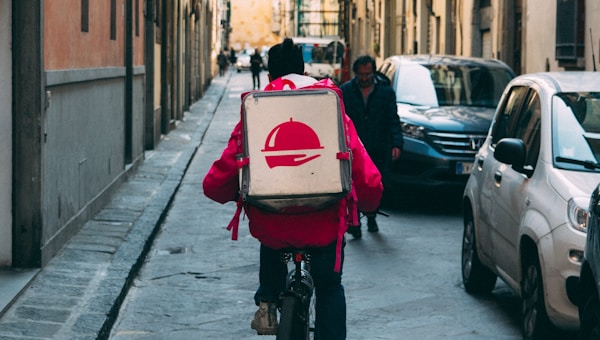 Delivery & Tracking Management
